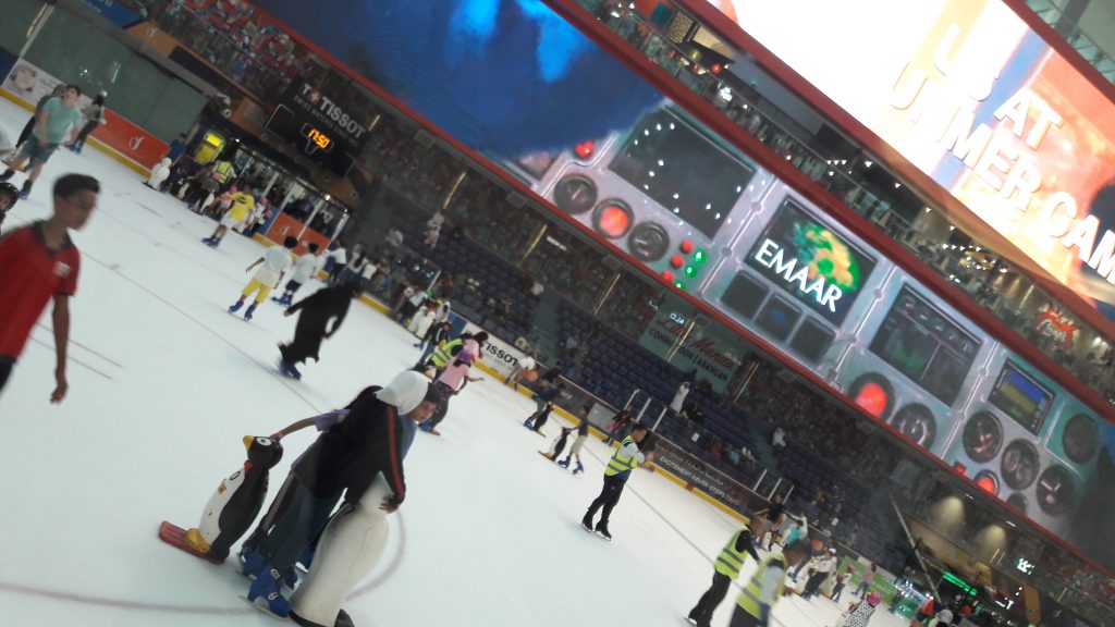 Dubai Mall - Schlittschuhlaufen