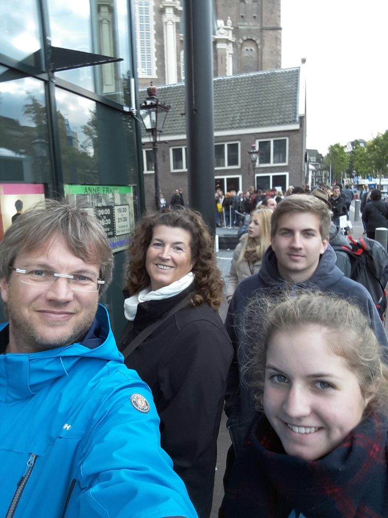 Warteschlange vorm Anne-Frank-Haus