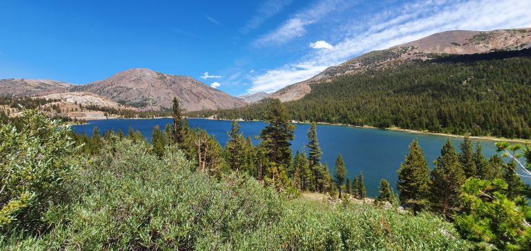 Tioga Lake nahe dem Tioga Pass