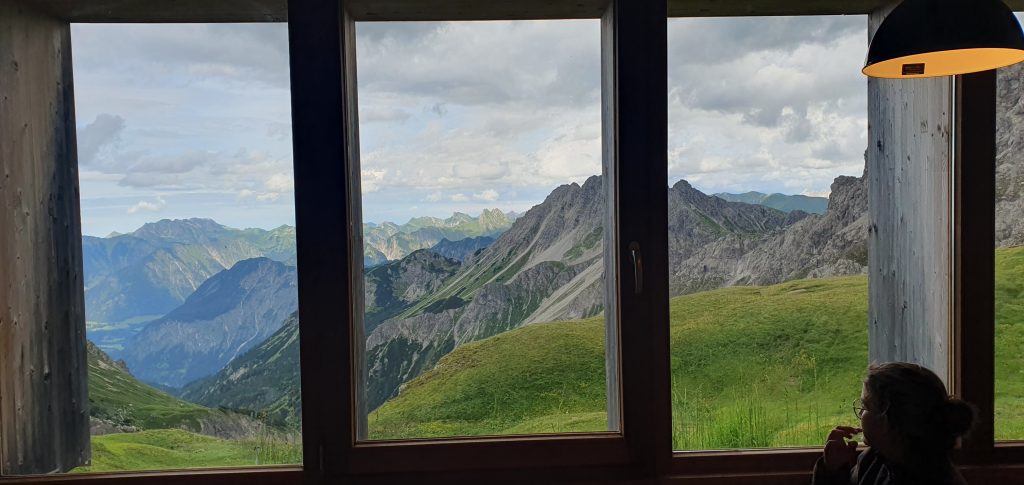 Blick aus der Fiderepasshütte